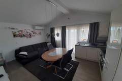 Ferienwohnung - Cozy Apartments with Private Balcony Vinisce - Comfort Two Bedroom Apartment (Owner III) - Ferienunterkunft in Vinisce (5 Personen)