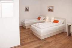 Ferienwohnung - Rooms Lidija 17 - Twin Room (6) - Ferienunterkunft in Zagreb (2 Personen)