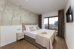 Ferienwohnung - PICTAS Residence - One-Bedroom Apartment with Sea View and Terrace - Ferienunterkunft in Split (4 Personen)