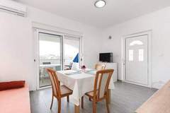 Ferienwohnung - Apartments Zdenka Zatoglav - Grey apartment - Ferienunterkunft in Rogoznica (5 Personen)