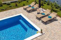 Ferienhaus, Exklusive Unterkunft - Enchanting Villa Bianca North with Pool and Jacuzz - Ferienunterkunft in Krnica (10 Personen)