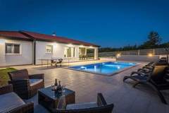 Ferienhaus - Ferienunterkunft in Labin (8 Personen)