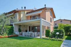 Ferienhaus - Ferienunterkunft in Bardolino (8 Personen)