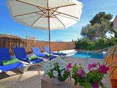 Ferienhaus - Ferienhaus Schöne Villa mit Pool und Garten
