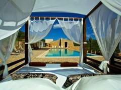 Ferienhaus - Ferienhaus Luxuriöses Landhaus für 16 Personen mit Pool und Panoramablick