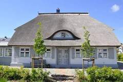 Ferienhaus - Ferienunterkunft in Glowe (8 Personen)