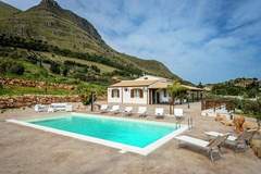 Ferienhaus - Mari e Monti 8 - Ferienunterkunft in Castellammare Del Golfo (8 Personen)