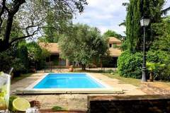 Ferienhaus - Ferienunterkunft in Carpentras (8 Personen)