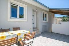 Ferienhaus - Apartmani Sidrana 1 - Ferienunterkunft in Supetar (6 Personen)