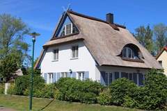 Ferienhaus - Ferienunterkunft in Glowe (9 Personen)
