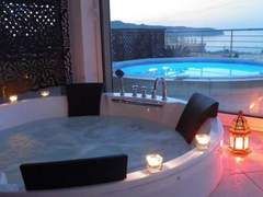 Ferienwohnung - Ferienwohnung Sehr geräumiges Apartment mit eigenem Pool und Whirlpool