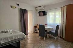 Ferienwohnung - Chic & Sleek Apartments in Kotor -  Studio with Balcony - Attic - Ferienunterkunft in Kotor (2 Personen)