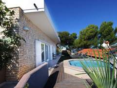 Ferienwohnung - Ferienwohnung Wunderschöne Wohnung in Crveni Vrh mit Grill, Terrasse und Garten