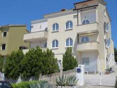Ferienwohnung - Ferienwohnung Apartments Villa Urbajs - Comfort Two-Bedroom Apartment with Sea View and Balco
