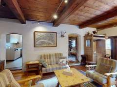 Ferienwohnung - Ferienwohnung Apartment Seraina - Wohnung im Engadinerhaus