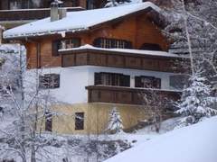 Ferienhaus - Ferienhaus Chalet Sandrine, (Grächen). 6-Bettwohnung