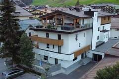Ferienwohnung - Apartment Falch 2 - Ferienunterkunft in St. Anton am Arlberg (4 Personen)