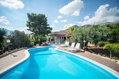 Ferienhaus - La Vela Nove - Ferienunterkunft in Castellammare Del Golfo (9 Personen)