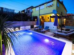 Ferienwohnung - Ferienwohnung Wohnung Rustica mit exklusiver Nutzung des Pool
