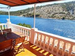 Ferienwohnung - Ferienwohnung Wohnung Carmen mit Blick auf das Wasser