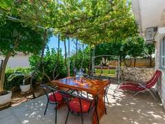 Ferienwohnung - Ferienwohnung Ruhiggelegenes Apartment mit Terrasse in Strandnähe