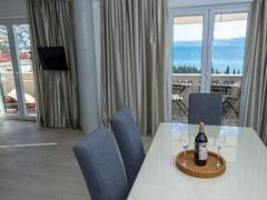 Ferienwohnung - Ferienwohnung Nette Wohnung in Duće mit Großer Terrasse