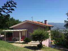 Ferienhaus - Ferienhaus in Basetti mit Garten und Grill