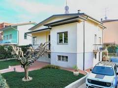 Ferienhaus - Ferienhaus Desenzanoloft Villa Palm Garda Beach