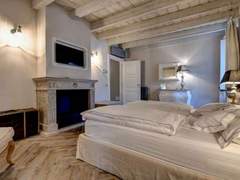 Ferienwohnung - Ferienwohnung DesenzanoLoft : La Vite Luxury Appartment 1 CIN IT017067C2HOLOZDF9