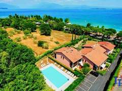 Ferienwohnung - Ferienwohnung DesenzanoLoft Aurelia – Familienapartment mit Pool