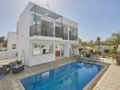 Ferienhaus - Ferienhaus in Paralimni mit geräumigem Garten