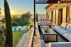 Ferienhaus - Ferienunterkunft in Roussillon (10 Personen)