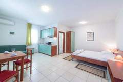 Ferienwohnung - Villa Borna Apartments - Deluxe Two Bedroom Apartment with Terrace and Sea View - br. 8 - Ferienunterkunft in Dubrovnik (4 Personen)