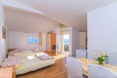 Ferienwohnung - Apartmani Cihorich - Studio Apartment ( br 4) - Ferienunterkunft in Dugi Rat (4 Personen)