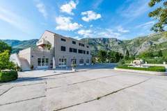 Ferienwohnung - Apartments Azzurro- One Bedroom Apartment with Terrace and Hot Tub ( Azzurro II-gornji) - Ferienunterkunft in Komolac (3 Personen)