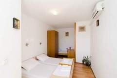 Ferienwohnung - Guest House Misita - Triple Room with Balcony and Sea View - Ferienunterkunft in Dubrovnik (3 Personen)