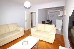 Ferienwohnung - Apartments Dubreta - Two Bedroom Apartment with Balcony - Ferienunterkunft in Obod (4 Personen)