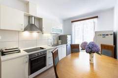 Ferienwohnung - Guest House Rooms Rose - Romantic Double Room with Balcony and Sea View (No.1) - Ferienunterkunft in Molunat (2 Personen)