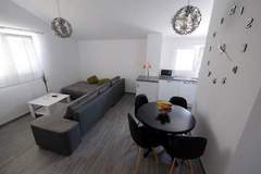 Ferienwohnung - Apartments Maza - One Bedroom Apartment (Antonio) - Ferienunterkunft in Zadar (4 Personen)