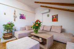 Ferienwohnung - Apartments & Rooms Mara & Petrunjela - One Bedroom Apartment with Balcony and Sea Side View (Apartman s balkonom) - BR. 1 - Ferienunterkunft in Cavtat (4 Personen)