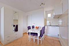 Ferienwohnung - Apartments Grljević - Studio Apartment with Sea View and Balcony (A2) - Ferienunterkunft in Mlini (3 Personen)