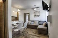 Ferienwohnung - Apartments Victoria - One Bedroom Apartment with Terrace (A2) - Ferienunterkunft in Pakostane (4 Personen)