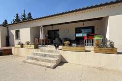 Ferienhaus - Sorgue 9 - Ferienunterkunft in Sorgues (9 Personen)