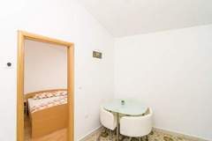Ferienwohnung - Apartments & Rooms Barišić-Comfort One Bedroom Apartment with Balcony and Garden View (Apt Preko-5) - Ferienunterkunft in Kupari (2 Personen)