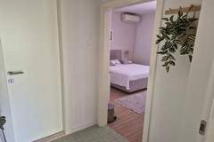 Ferienwohnung - Guest House Kanjuo - Double Room with Terrace and Garden View - Ferienunterkunft in Mlini (2 Personen)