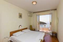 Ferienwohnung - Beautiful Nest Rooms - One Bedroom Suite with Balcony and Sea view (Br. 2) - Ferienunterkunft in Dubrovnik (2 Personen)