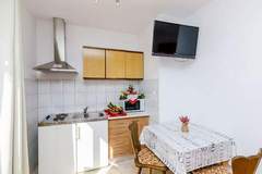 Ferienwohnung - Apartments Cypress Sea Cove - Comfort Studio Apartment with Balcony and Sea View (A1) - Ferienunterkunft in Slano (2 Personen)