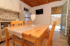 Ferienhaus - Greenside Cottage Lumi-Two Bedroom Holiday Home with Terrace and Sea view - Ferienunterkunft in Vela Luka (4 Personen)