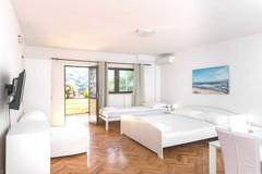 Ferienwohnung - House Apartments Ariva - Studio Apartment with Balcony (3 Adults)  - A1 - Ferienunterkunft in Dubrovnik (3 Personen)