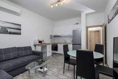 Ferienwohnung - Apartment Villa Andelka- Three Bedroom Apartment with Swimming Pool - Ferienunterkunft in Split (8 Personen)